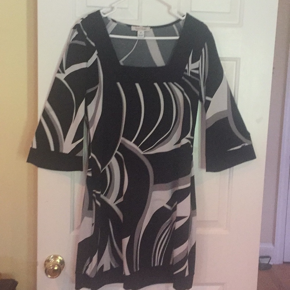 Sassy White House black market dress